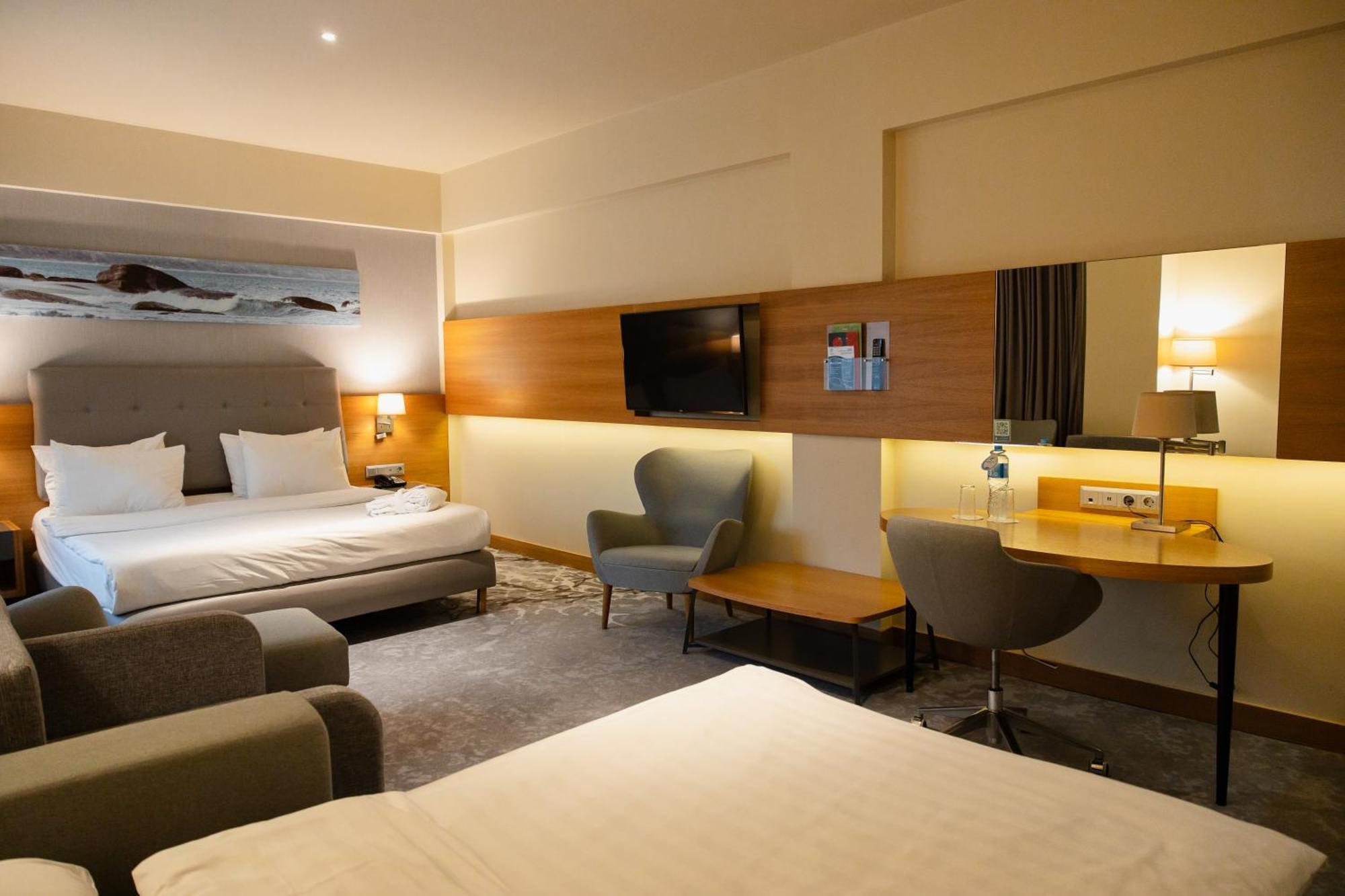 Holiday Inn - Aktau - Seaside By Ihg Екстер'єр фото