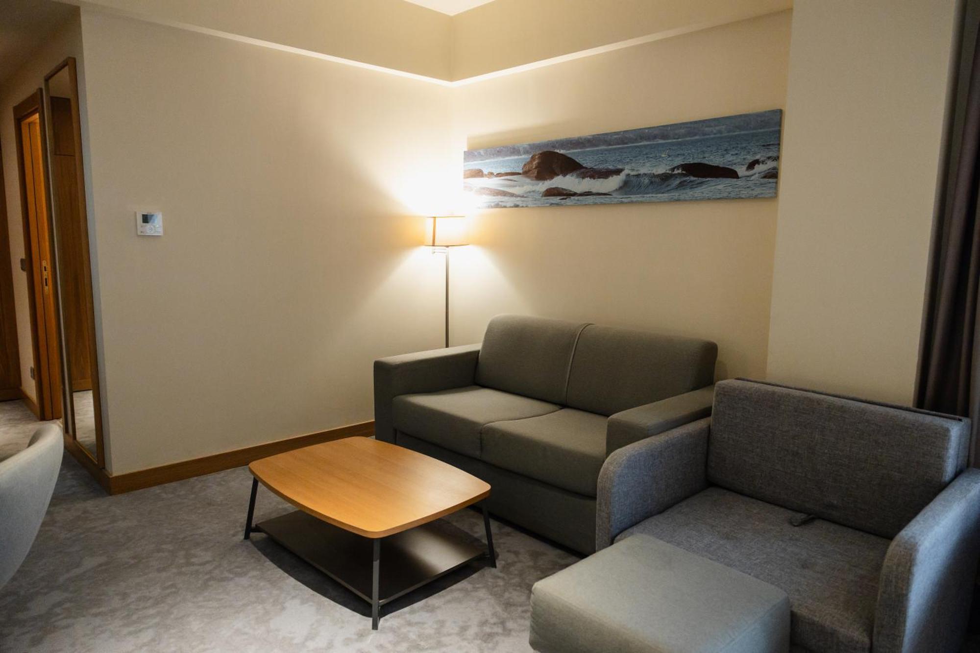 Holiday Inn - Aktau - Seaside By Ihg Екстер'єр фото