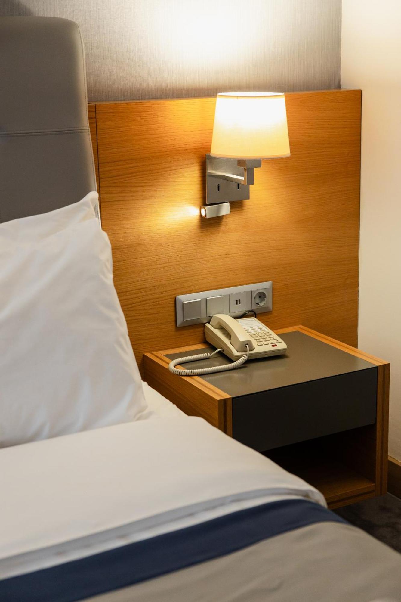 Holiday Inn - Aktau - Seaside By Ihg Екстер'єр фото